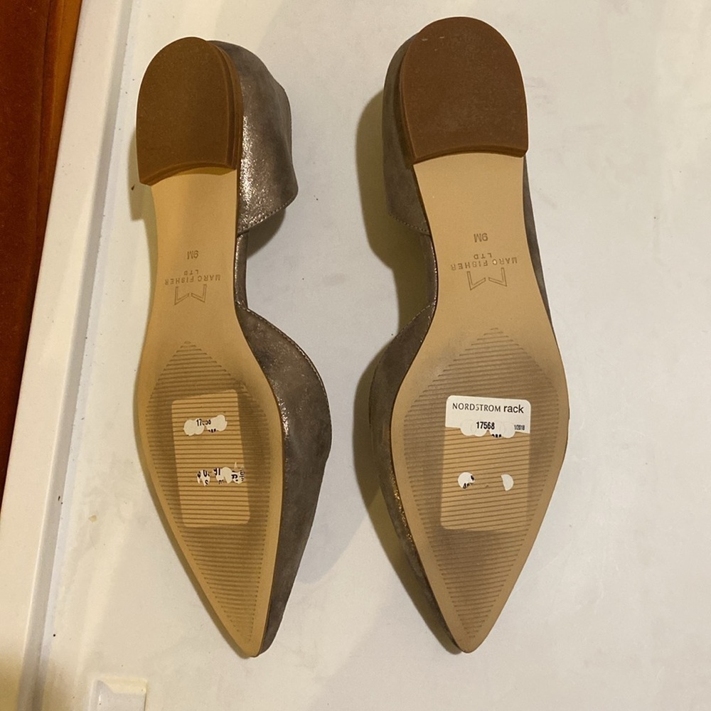 Marc Fisher LTD Sunny Women's Metallic Ballet Flats with Closed Toe and Low Heel - Picture 4 of 6